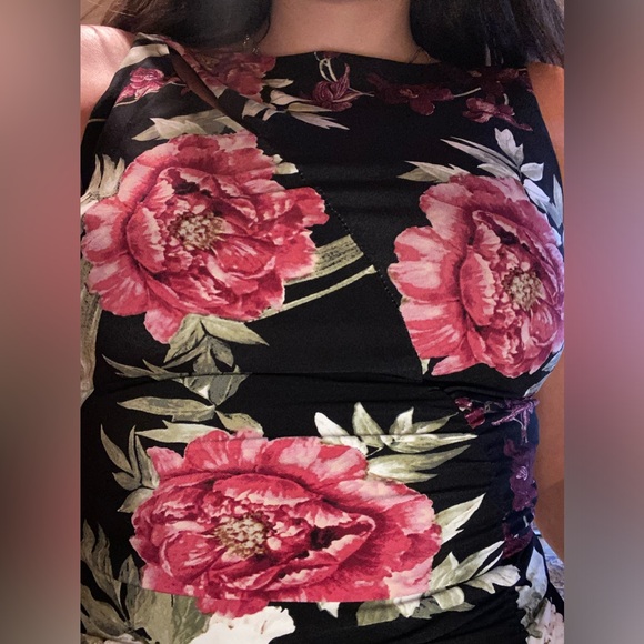 Le Chateau Black & Floral Dress 🖤💐 - Picture 6 of 6